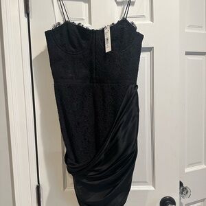 New with tags Alice + Olivia cocktail dress. Lace with satin. Size 8.